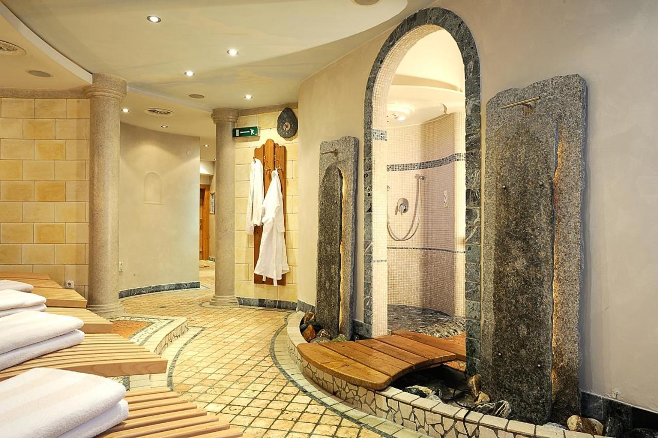 Sporthotel Almhof イシュグル エクステリア 写真